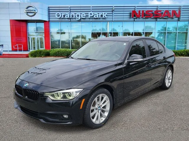 Used 2018 Black BMW 320i xDrive image 4