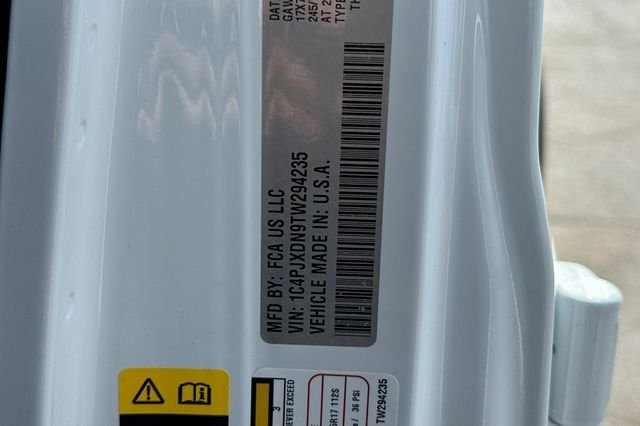 New 2026 Bright White Clear-Coat Exterior Paint Jeep Sport S image 26