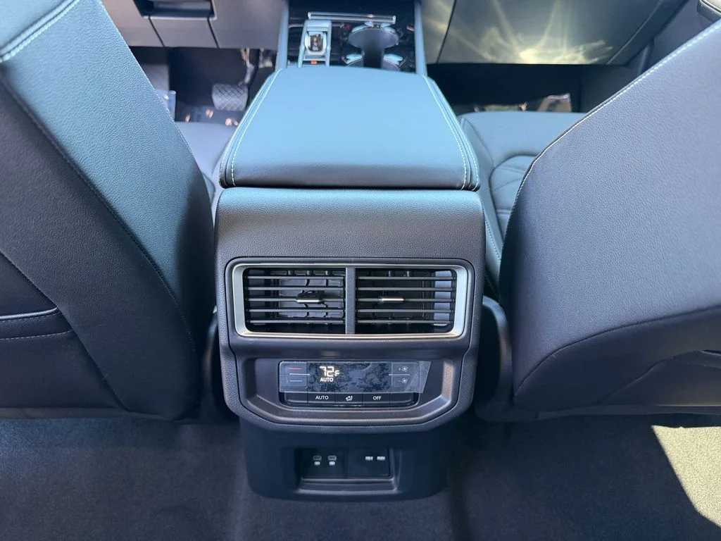 New 2026 Pure Gray Volkswagen 2.0T SE w/Technology image 26