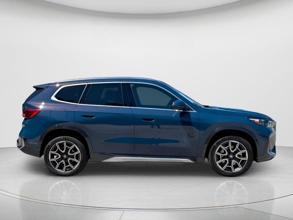 New 2026 Night Dusk Blue Metallic BMW xDrive28i image 4