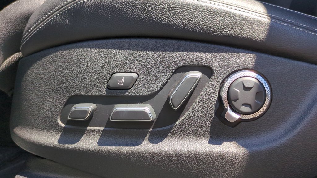 Used 2025 Blue Genesis 3.5T Sport image 16