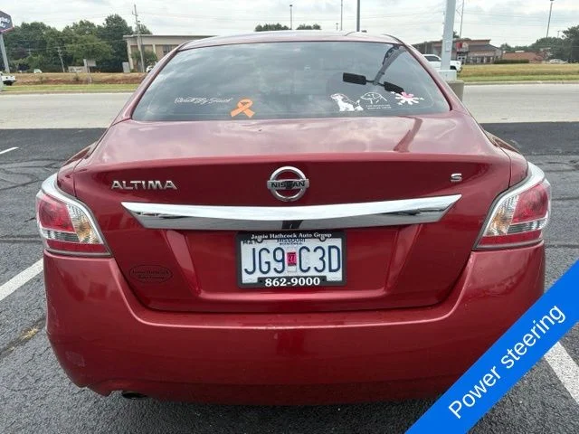 Used 2015 Cayenne Red Nissan 2.5 S image 5