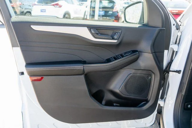 Used 2022 White Ford SE image 16