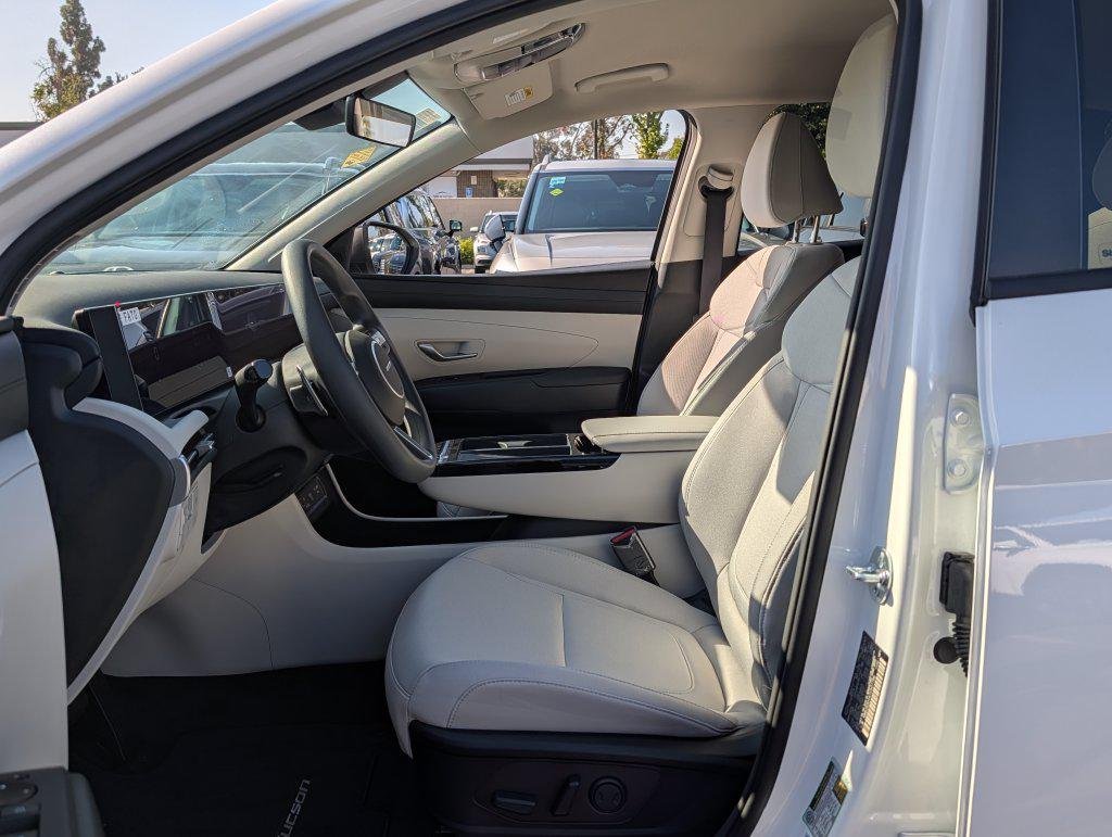 New 2026 White Hyundai SEL FWD image 12