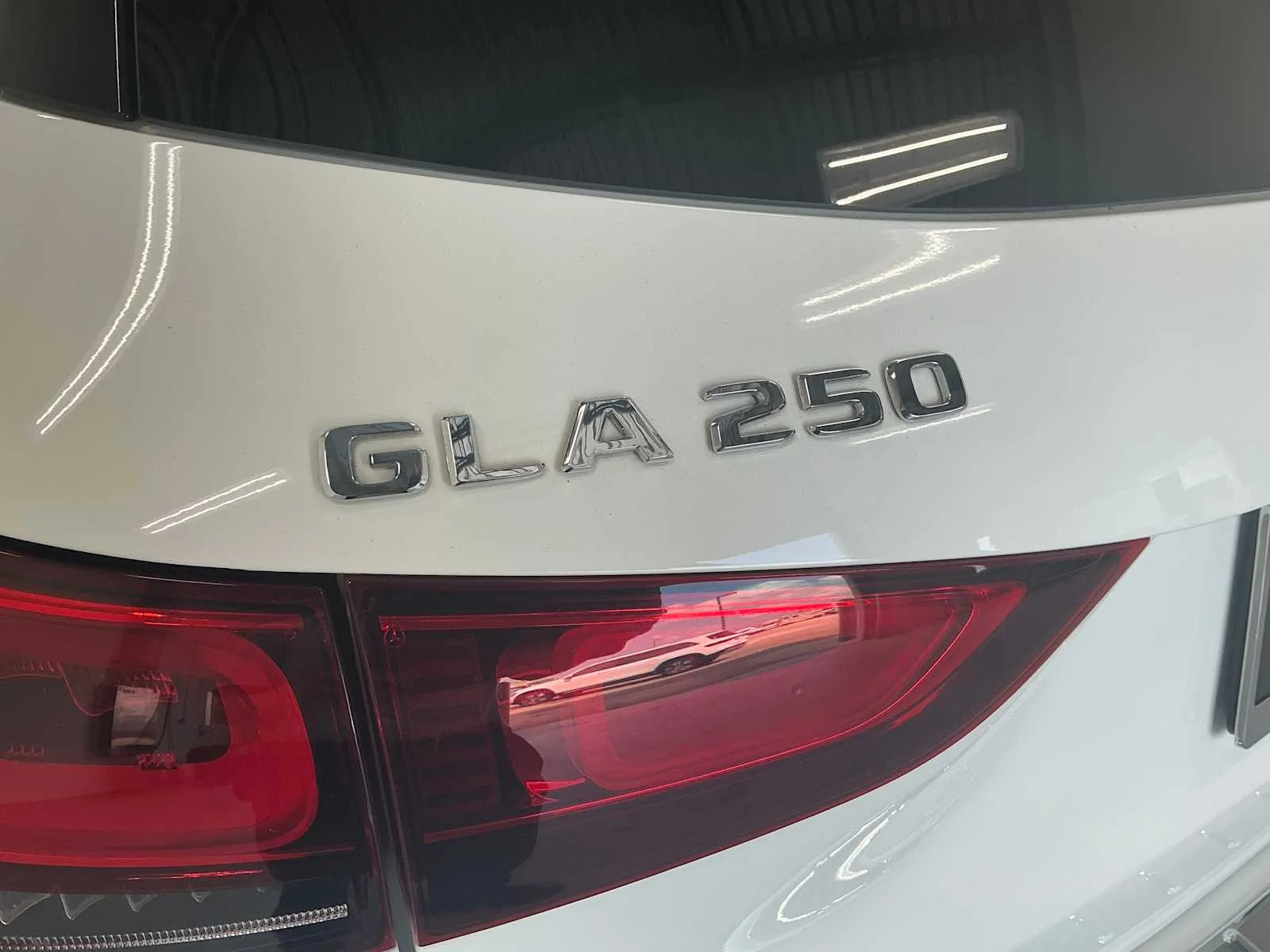 Certified Used 2022 Polar White Mercedes-Benz GLA 250 image 8