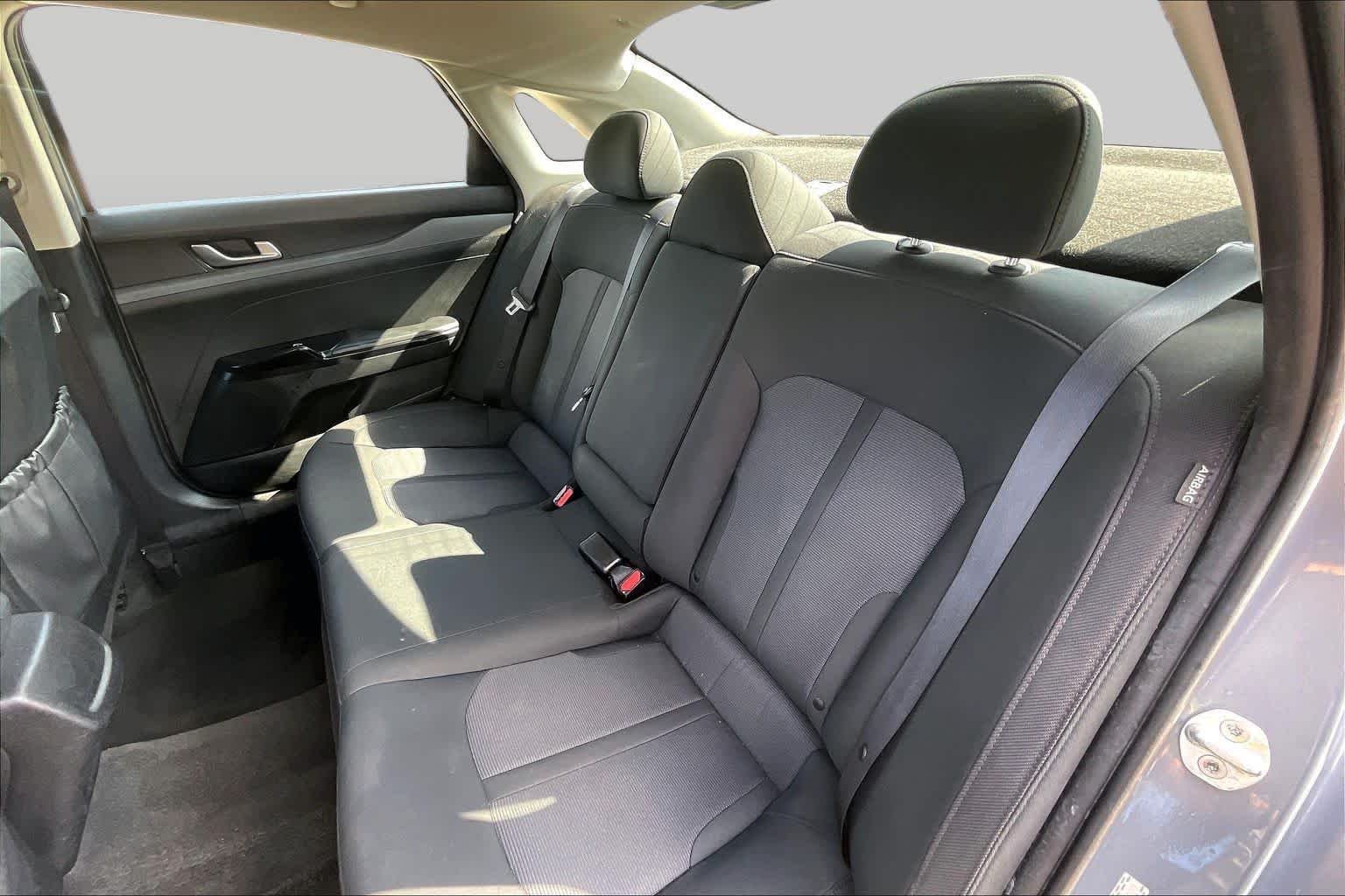 Used 2022 Everlasting Silver Kia LXS image 20