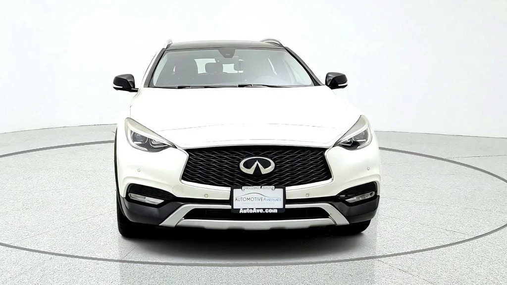 Used 2018 Majestic White INFINITI 2018.5 ESSENTIAL AWD image 2