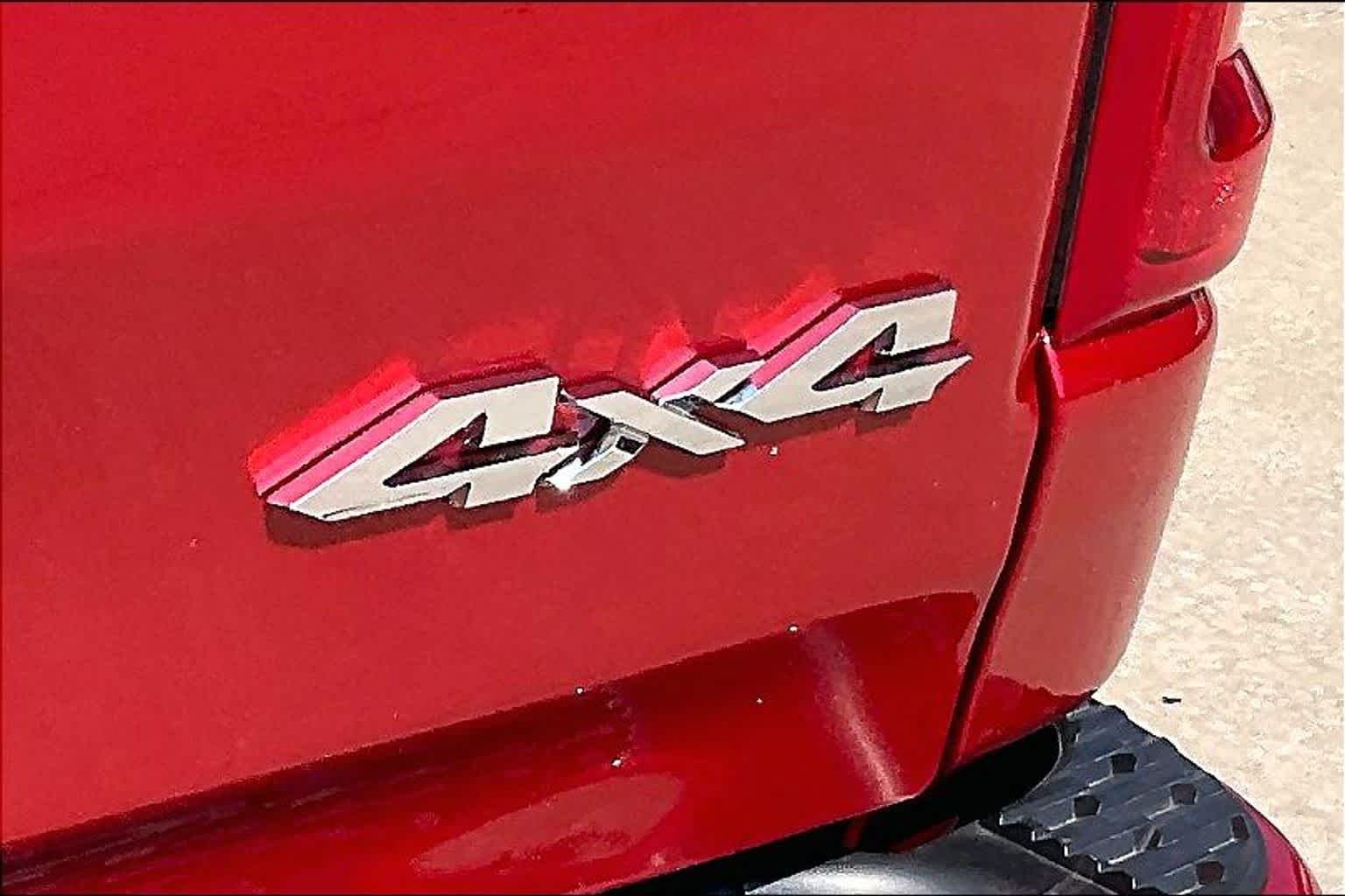 New 2027 Molten Red Pearl-Coat Exterior Paint RAM Laramie image 15