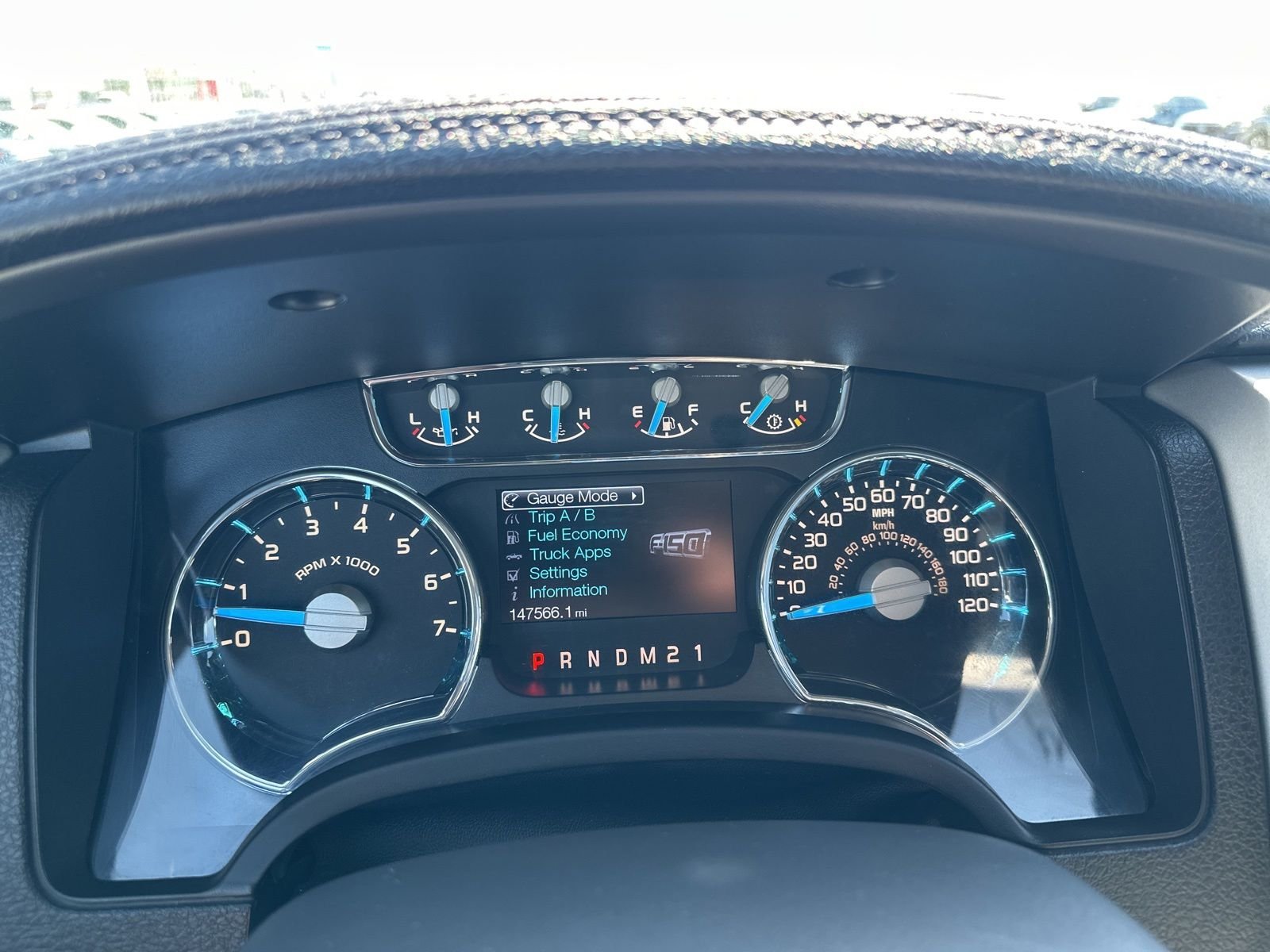 Used 2014 White Ford Lariat image 46
