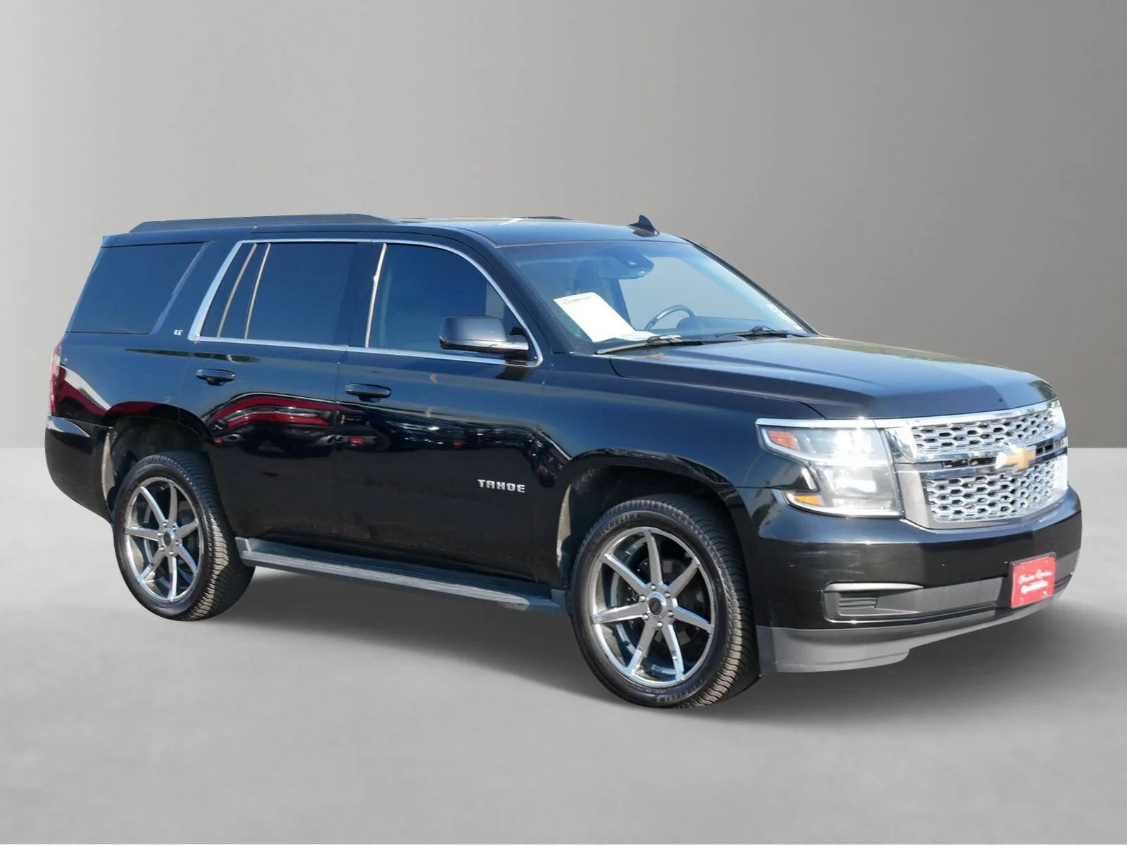 Used 2015 Chevrolet Tahoe LT with VIN 1GNSKBKC3FR636168 for sale in White Bear Lake, Minnesota