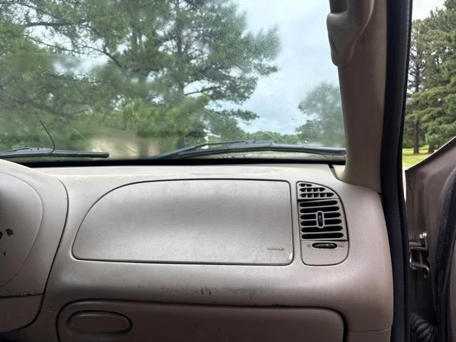 Used 2002 Beige Ford XLT image 29