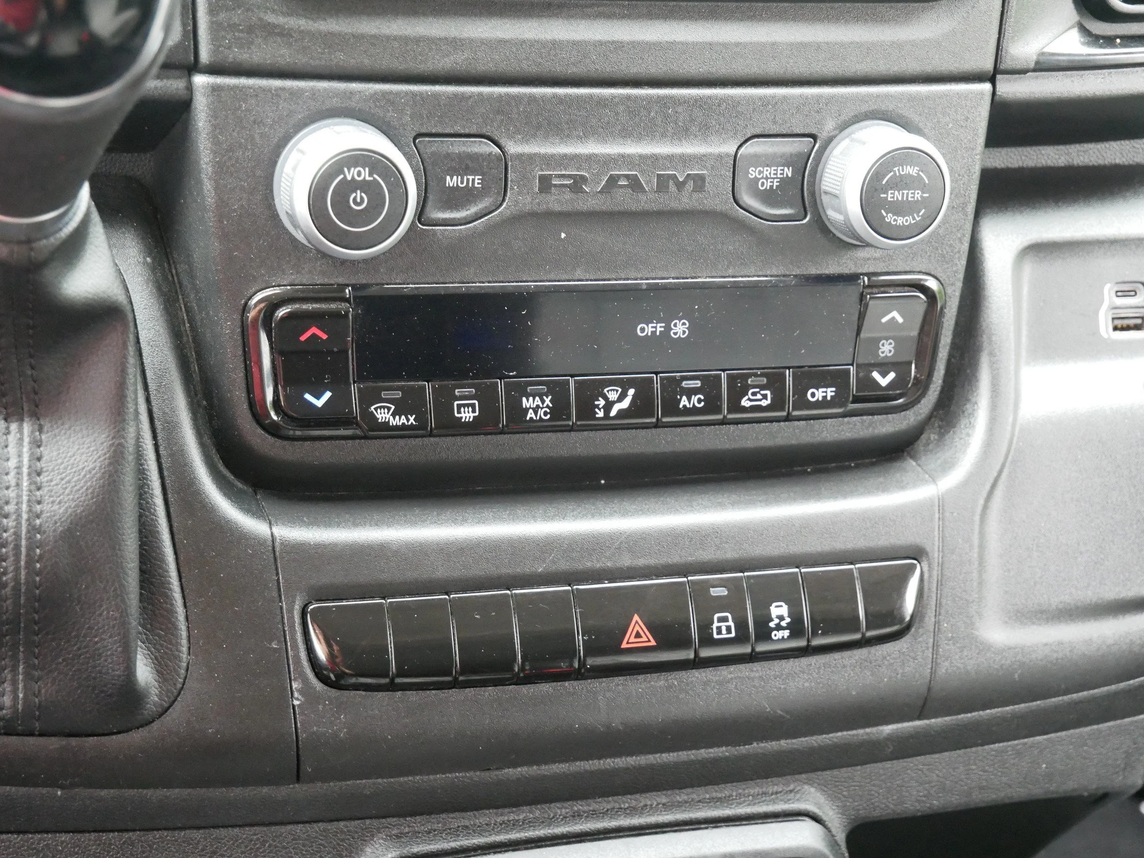 Used 2023 Bright White Clearcoat Ram  image 23