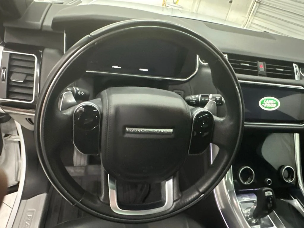 Used 2022 White Land Rover HSE Silver Edition image 21