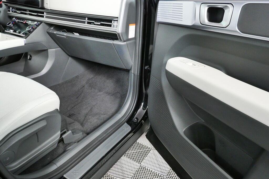 New 2026 Phantom Black Hyundai SE image 22