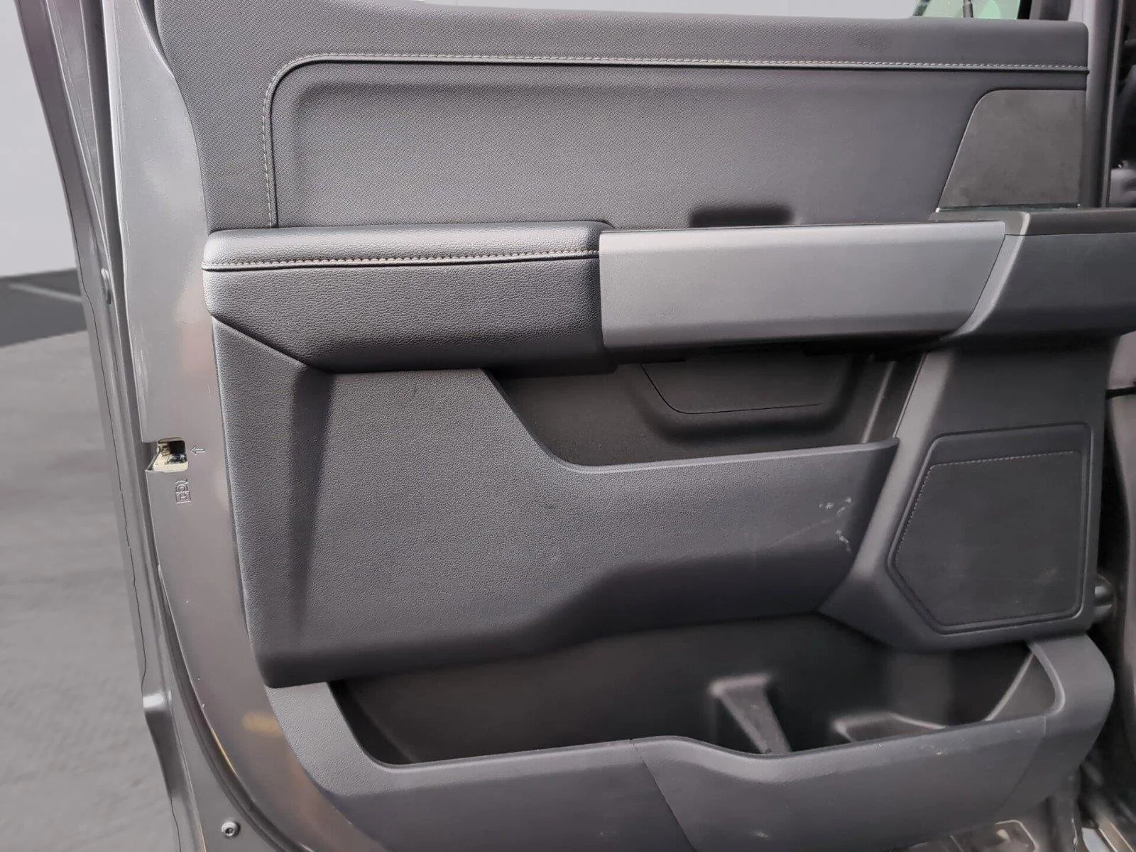 Used 2024 Carbonized Gray Ford XLT image 31