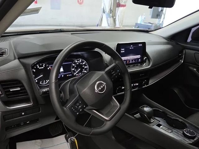 Used 2025 Beige/tan Nissan SV image 6