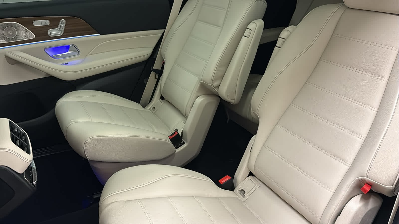 New 2026 Polar White Mercedes-Benz GLS 450 image 32