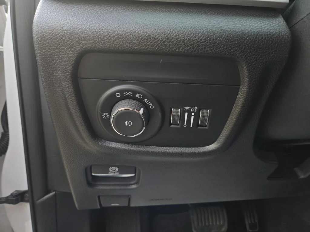 Used 2023 White Jeep Limited image 13