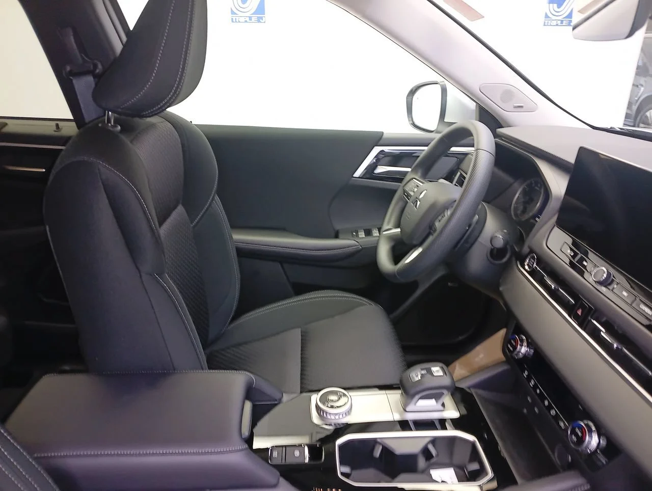 New 2026 Graphite Gray Mitsubishi ES image 17