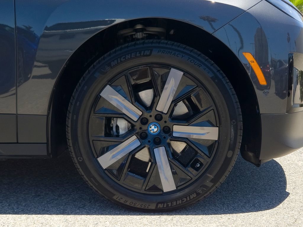 Used 2024 Dark Graphite Metallic BMW xDrive50 image 6