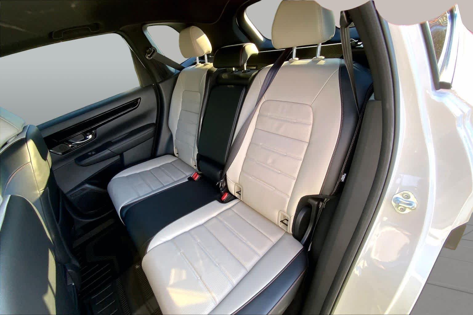 Used 2025 Platinum White Pearl Honda Sport Touring image 18