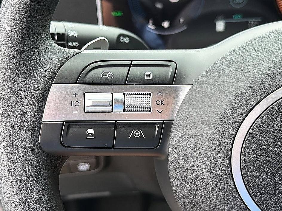 New 2026 Shimmering Silver Hyundai SEL AWD image 28