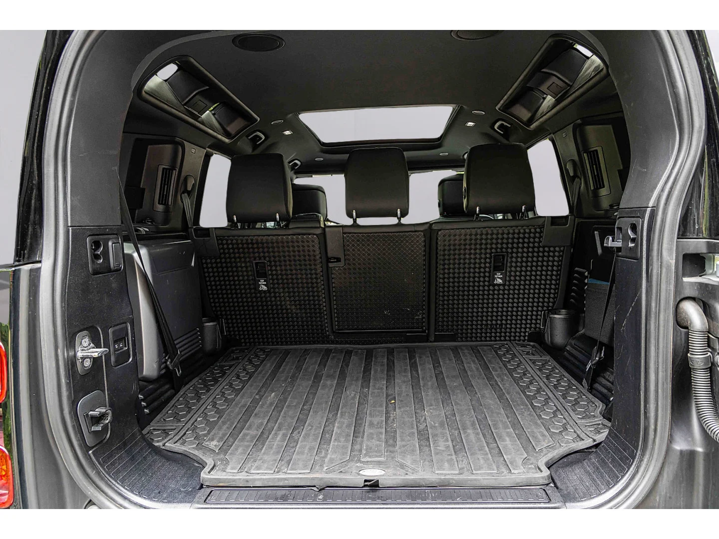 2022 Land Rover Defender XS Edition - Photo 25