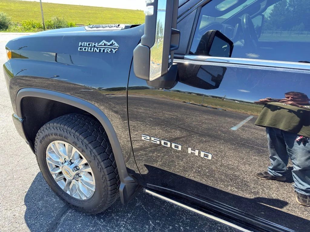 Used 2022 Black Chevrolet High Country image 19
