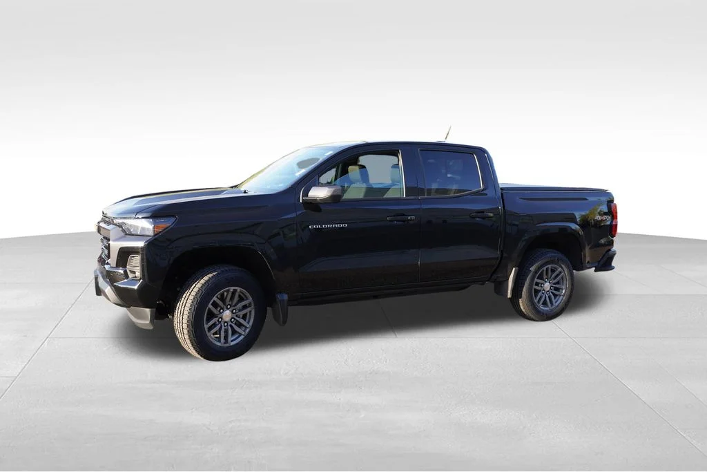 Used 2023 Black Chevrolet LT image 10