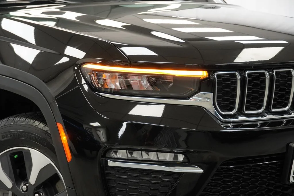 Used 2022 Black Jeep 4xe image 6