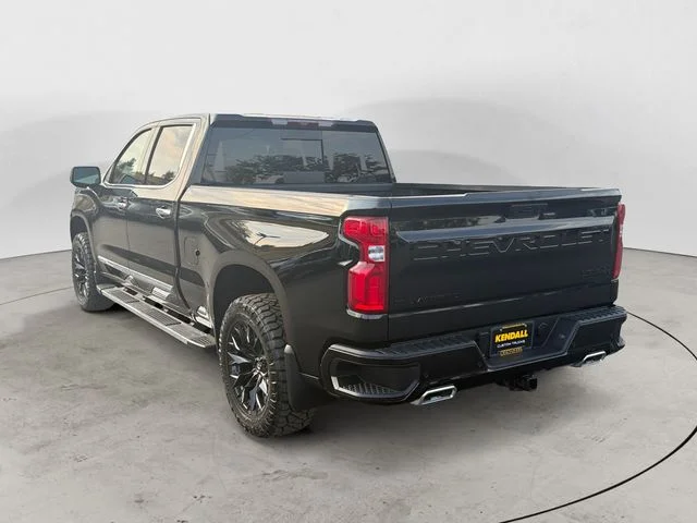 Used 2024 Black Chevrolet High Country image 7