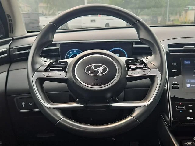 Used 2022 Black Hyundai SEL image 15