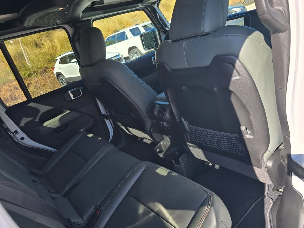 New 2026 White/off-white Jeep Mojave X image 24