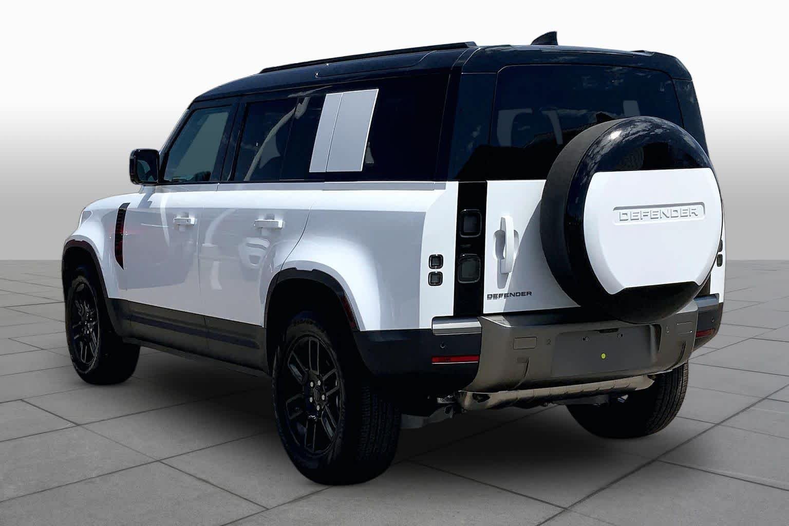 New 2026 Fuji White Land Rover S image 12