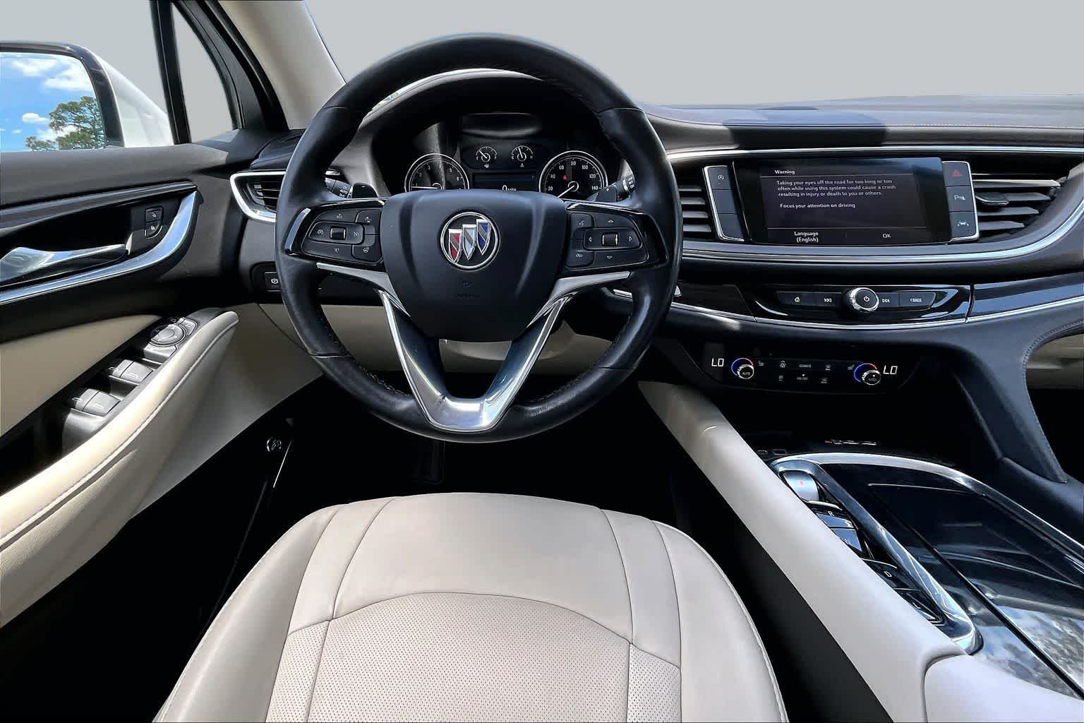 Used 2023 Summit White Buick Essence image 6
