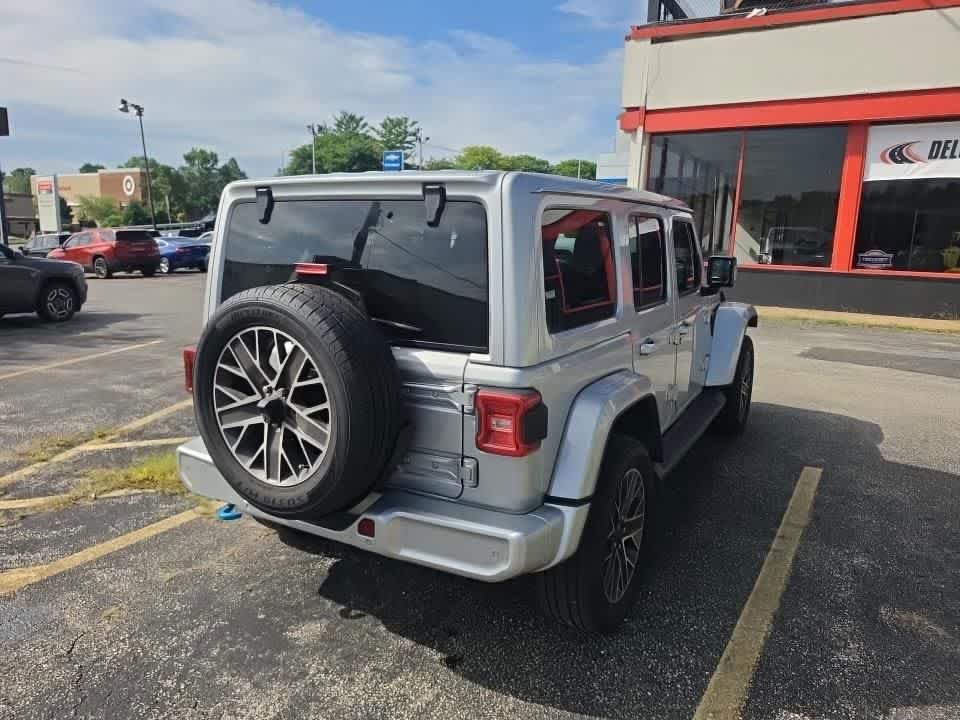 Used 2023 Silver Zynith Clearcoat Jeep Sahara High Altitude image 3
