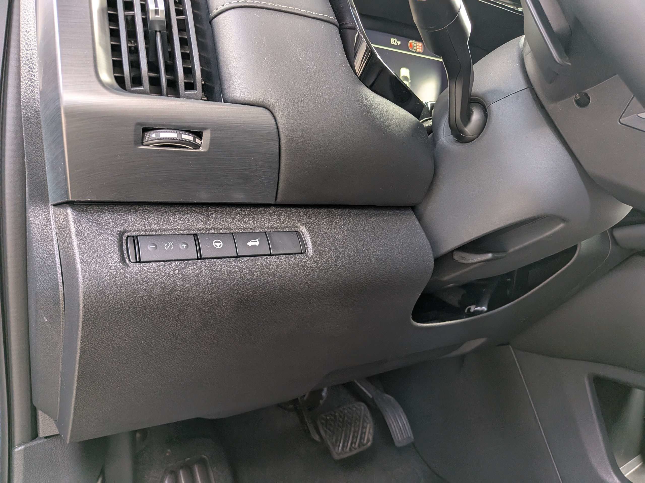 Used 2026 Green Nissan SL image 17