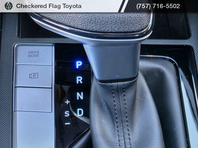 Used 2025 Abyss Black Hyundai SE image 23