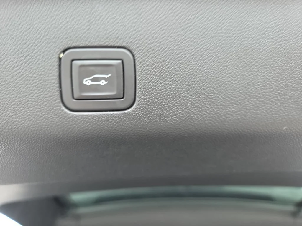 Certified Used 2023 Onyx Black GMC SLT image 14