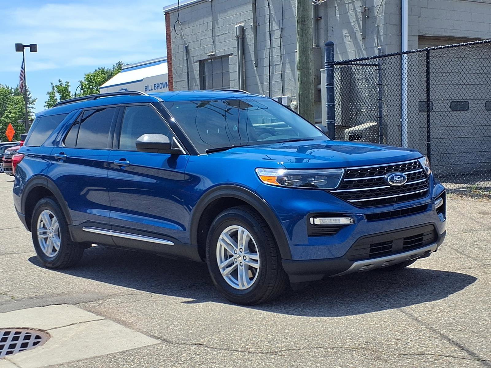 Used 2023 Atlas Blue Metallic Ford XLT image 1