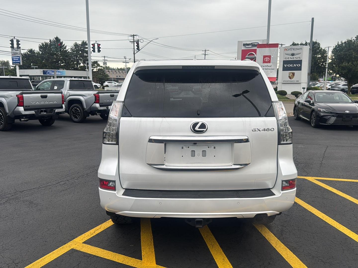Used 2023 Eminent White Pearl Lexus  image 5
