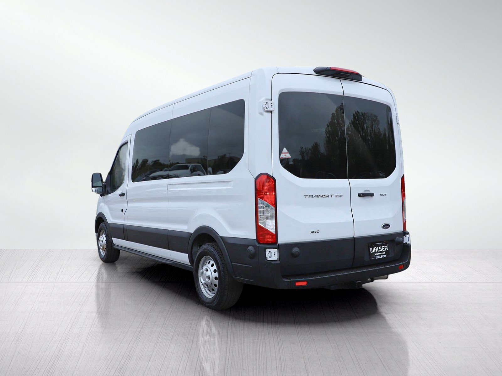 Used 2024 Oxford White Ford Xlt image 3