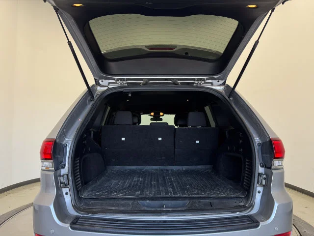 Used 2020 Billet Silver Metallic Clearcoat Jeep Laredo E image 8