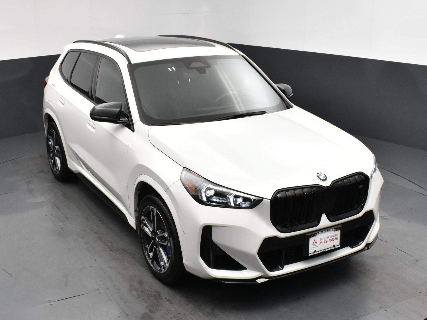 Used 2026 White BMW M35i image 18