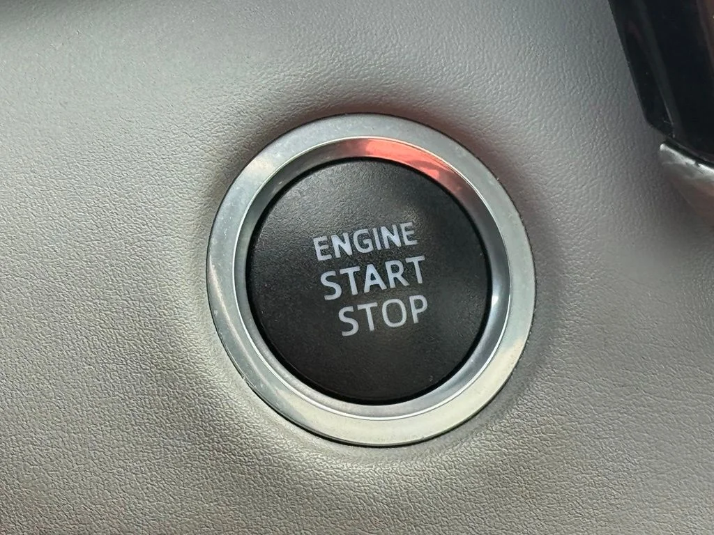 Used 2021  Toyota Platinum image 28