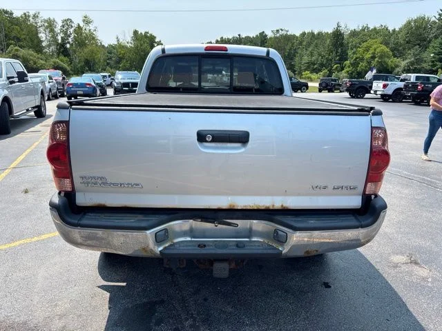 Used 2007  Toyota Base image 4