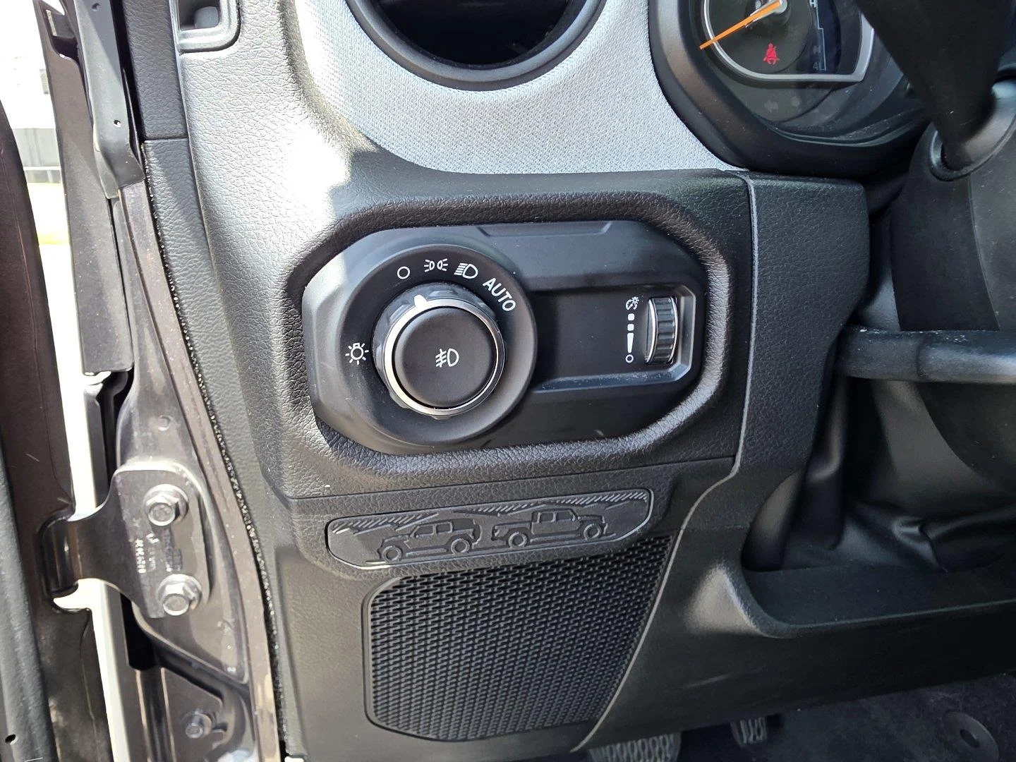 Used 2025 Granite Crystal Metallic Clearcoat Jeep Willys image 25