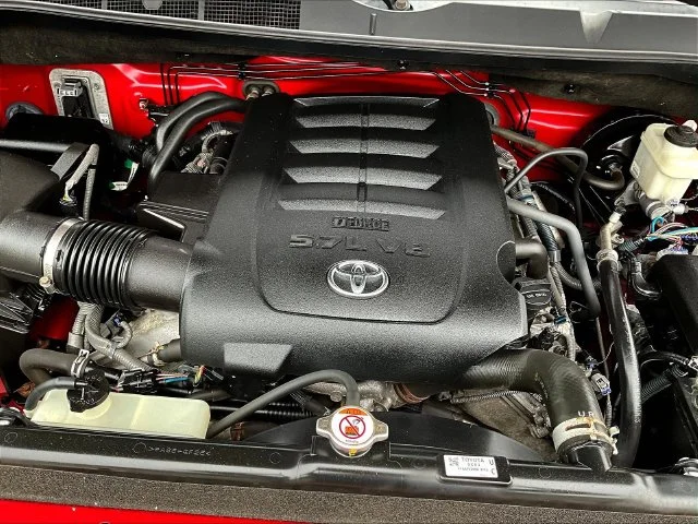 Used 2018 Red Toyota SR5 image 36