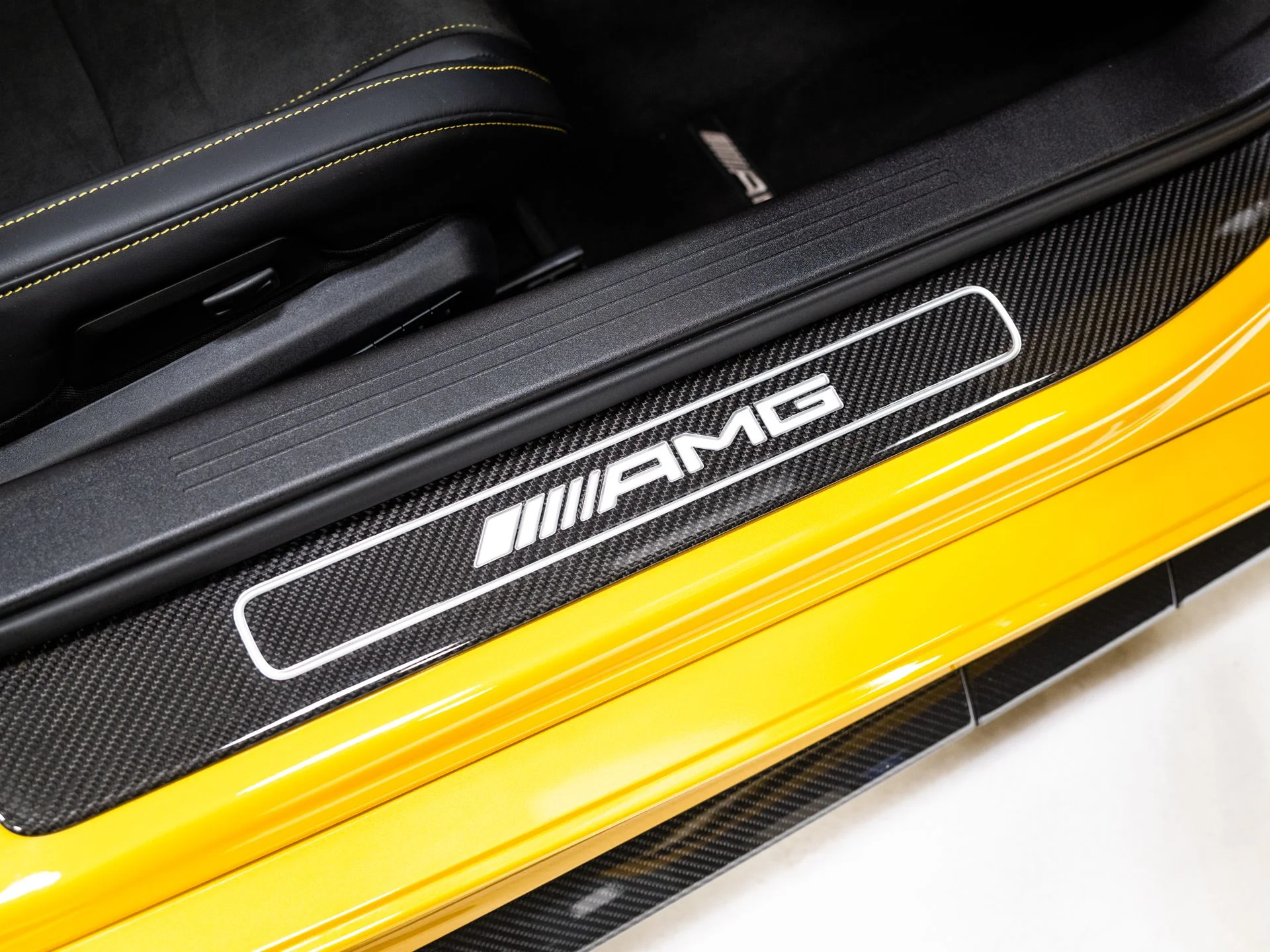 Used 2020 AMG Solarbeam Yellow Metallic Mercedes-Benz R image 43
