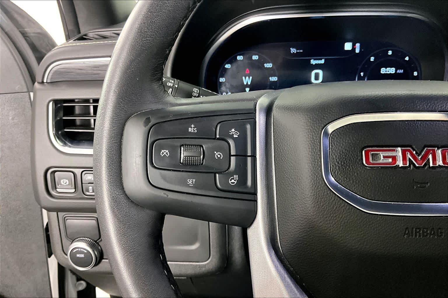 Used 2022 White Frost Tricoat GMC SLT image 23